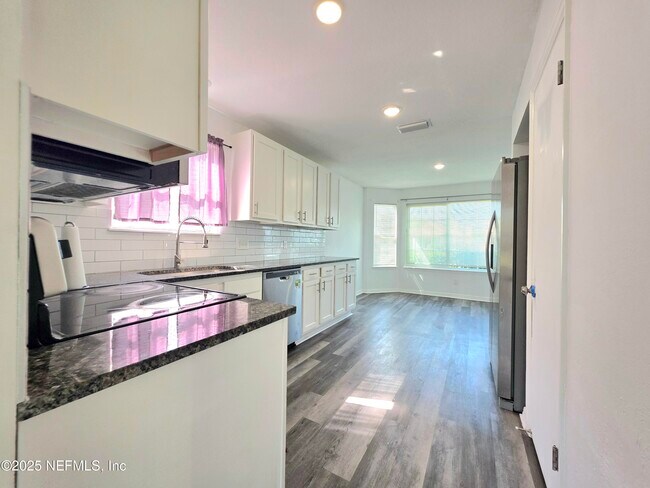 Building Photo - 6753 Newgate Cir E