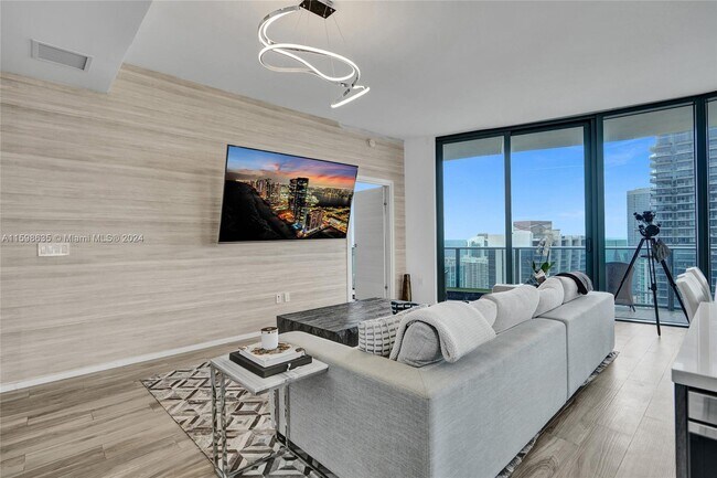 Building Photo - 801 S Miami Ave
