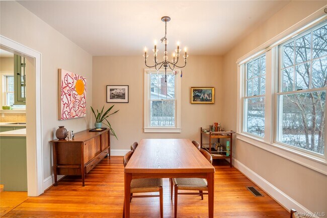 Building Photo - 460 Bay Ave