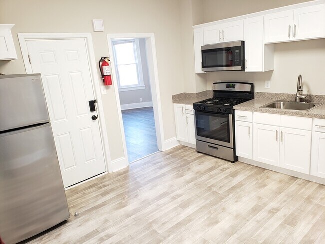 Building Photo - renovated 2-bedroom first floor apartment