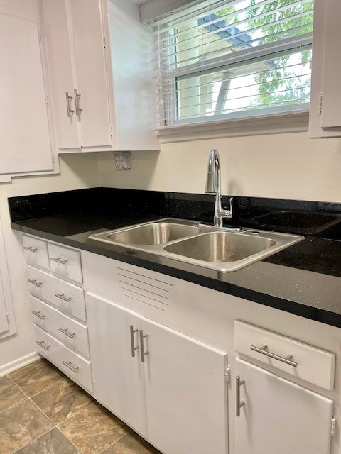 Foto del edificio - 745 Elmira St