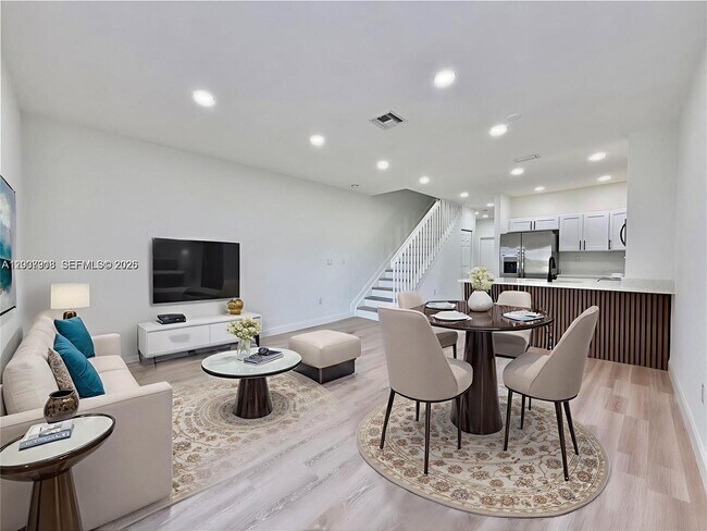 Foto del edificio - 4412 Woodland Cir