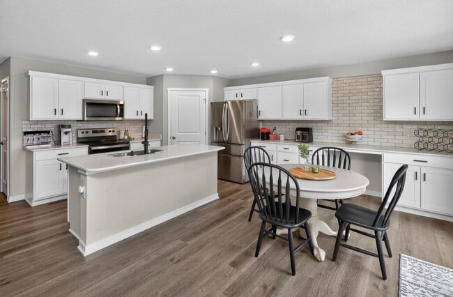 Building Photo - 2843 E 50th Ct