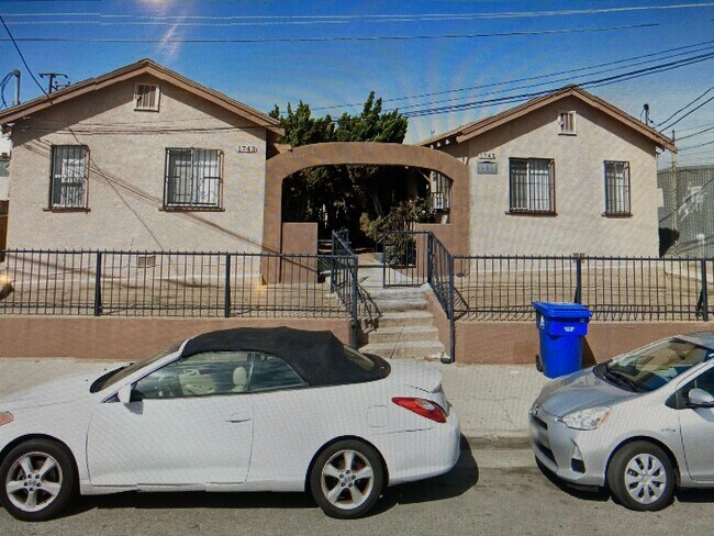 Building Photo - 1743 Sichel St