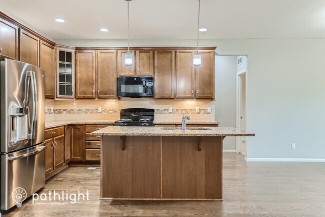 Building Photo - 6354 N Genoa Way