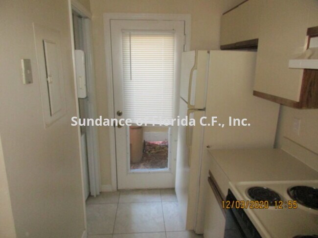 Building Photo - 60 Silver Park Cir