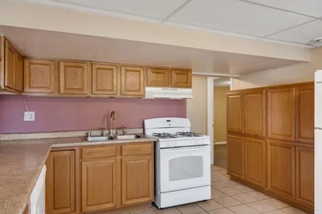 Building Photo - TM - 01 - Cliffside Dr