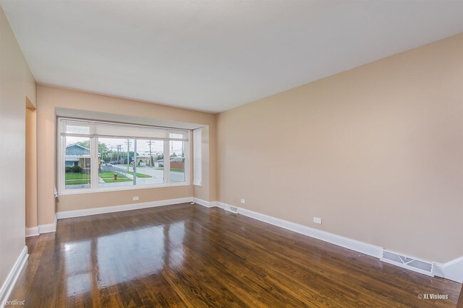 Building Photo - 7776 Lawler Ave