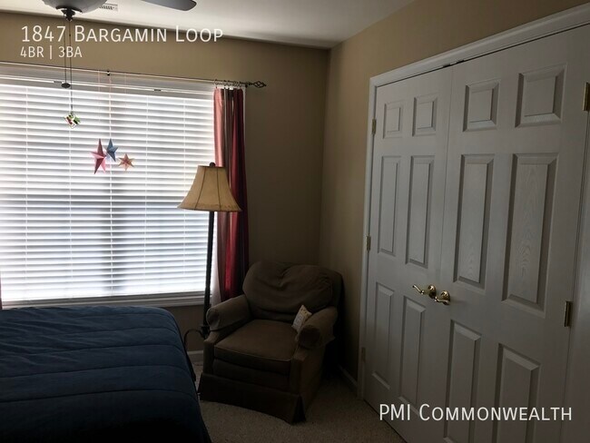 Building Photo - 4 Bed / 2.5 Bath Single Family (Available ...