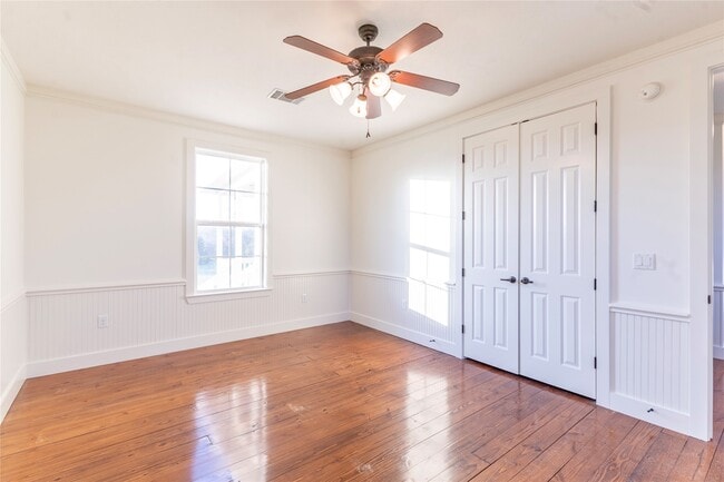 Foto del edificio - 3831 Meadow View Ln