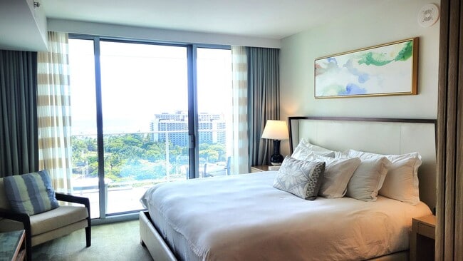 Foto del edificio - Highly Desirable STUDIO/1-Bath unit Long-T...