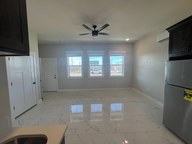 Building Photo - 4910 Wagon Wheel Dr E