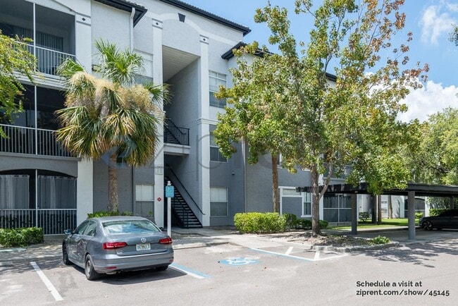 Foto del edificio - 5813 Legacy Crescent Pl