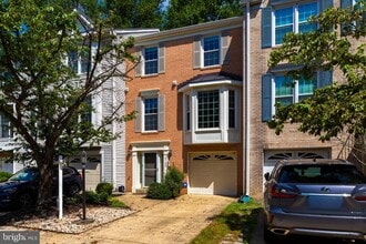 Building Photo - 3105 Sutherland Hill Ct