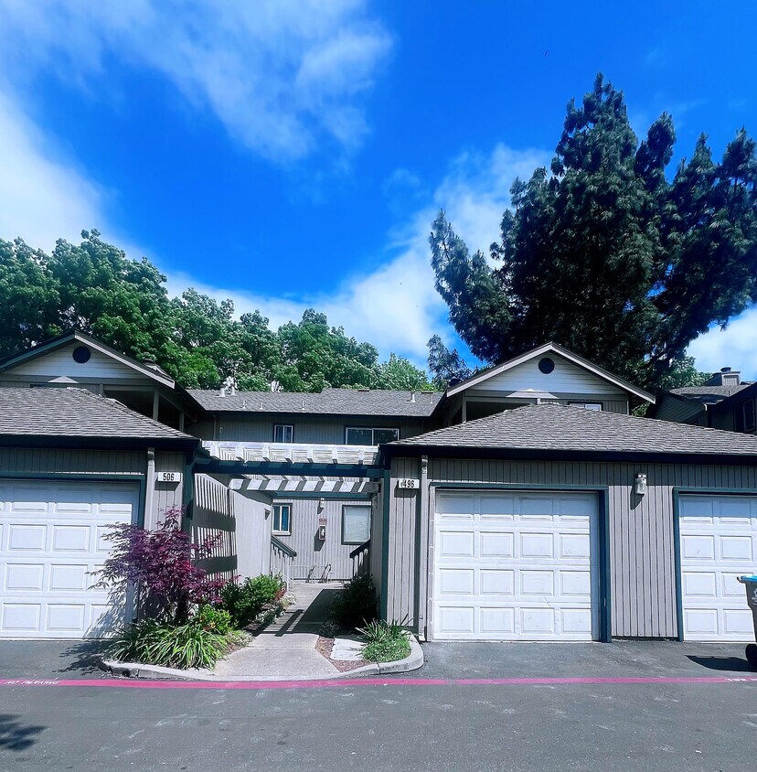 Foto principal - 496 Lancaster Ln