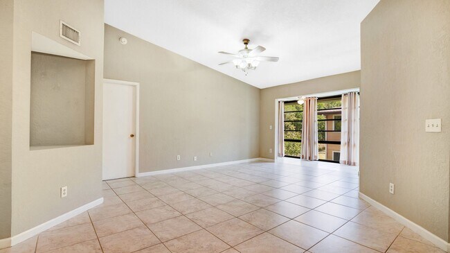 Building Photo - 6019 Scotchwood Glen