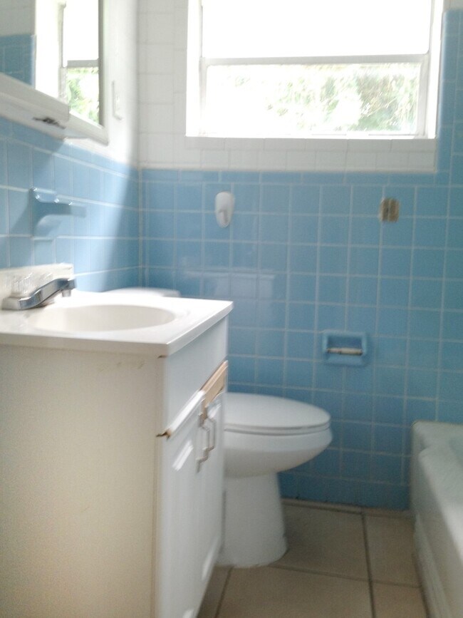Foto del edificio - 3 Bedroom 1 Bathroom Single Family House