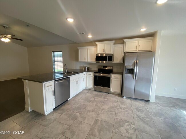 Building Photo - 1134 Matthew Cir