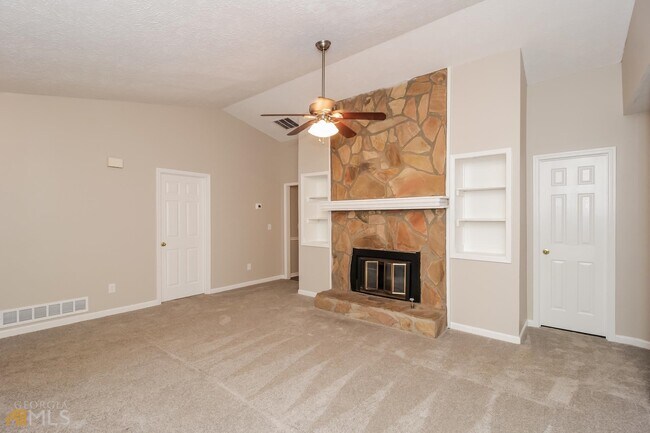 Building Photo - 3211 Palomino Dr