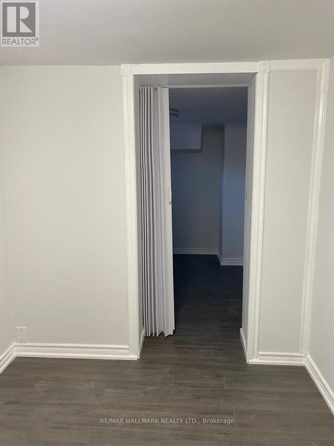 Building Photo - 65 Marita Pl