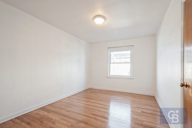 Foto del edificio - 6522 N Seeley Ave