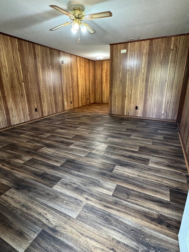 Building Photo - 812 Blackwell Dairy Rd