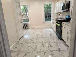 Building Photo - 69 N Saddle River Rd