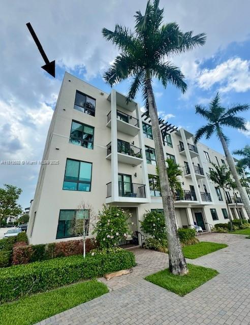 Foto principal - 4640 NW 84th Ave