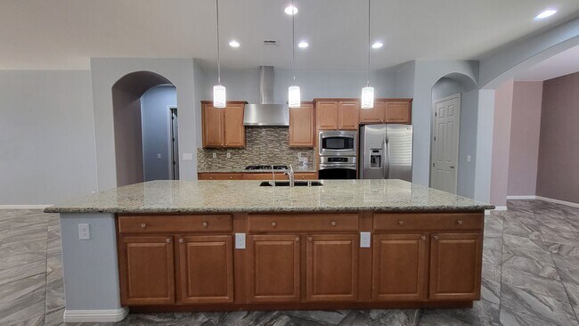 Foto del edificio - 5 bedroom, 4 bathroom home with a Casita