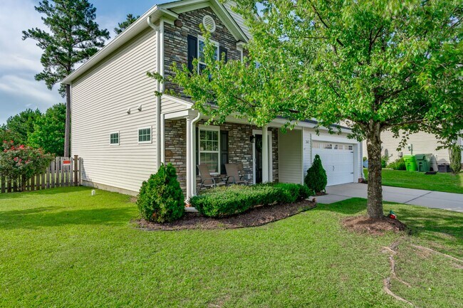 Foto del edificio - Beautiful home on one of Lake Carolina's largest cul-de-sac lots!