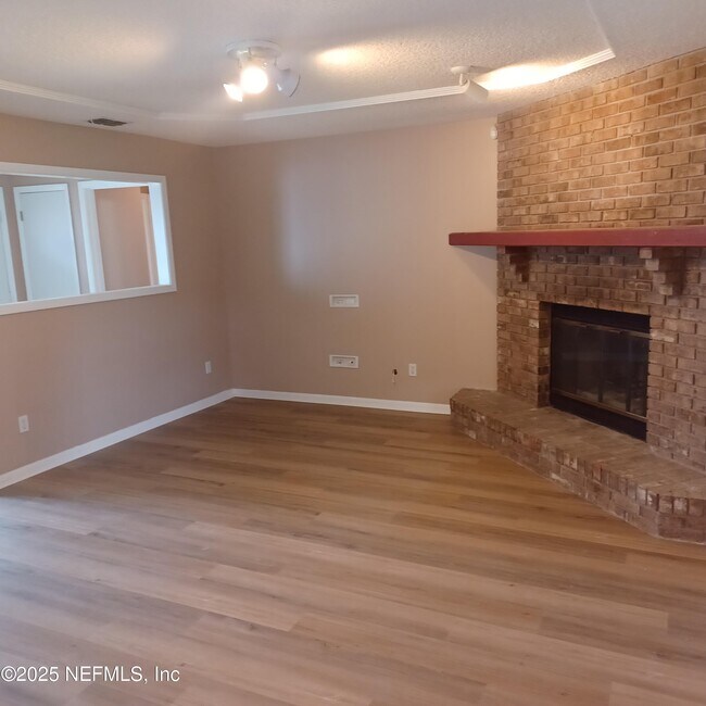 Foto del edificio - 8603 Old Plank Rd