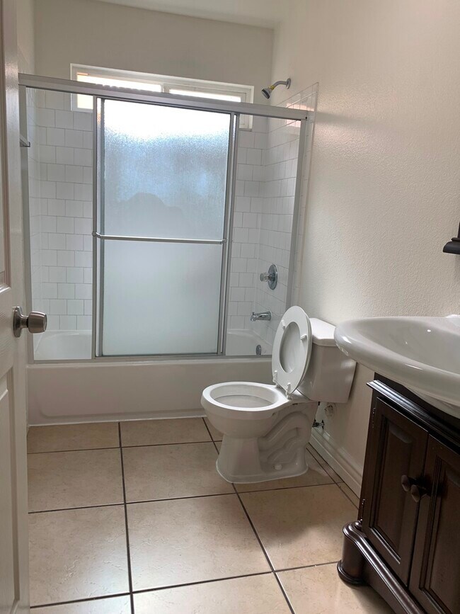 Foto del edificio - 119 E 84th St