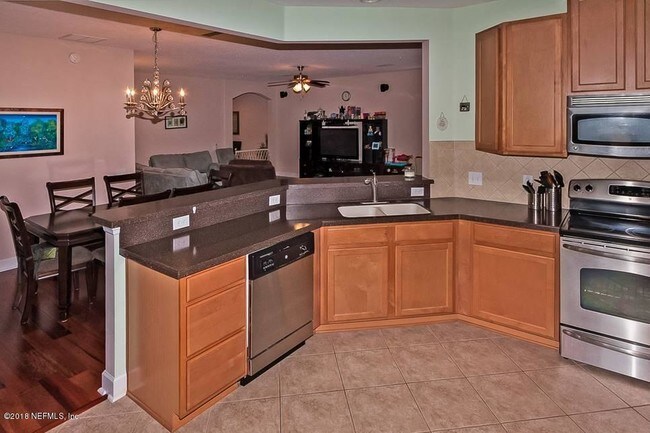 Foto del edificio - 4480 Deerwood Lake Pkwy