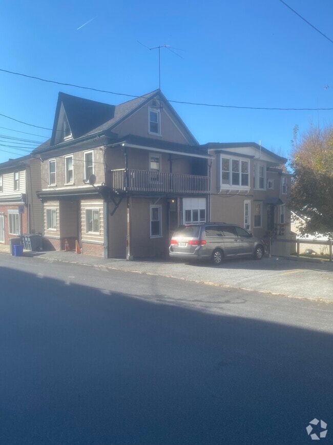 Building Photo - 2630 Mount Rd