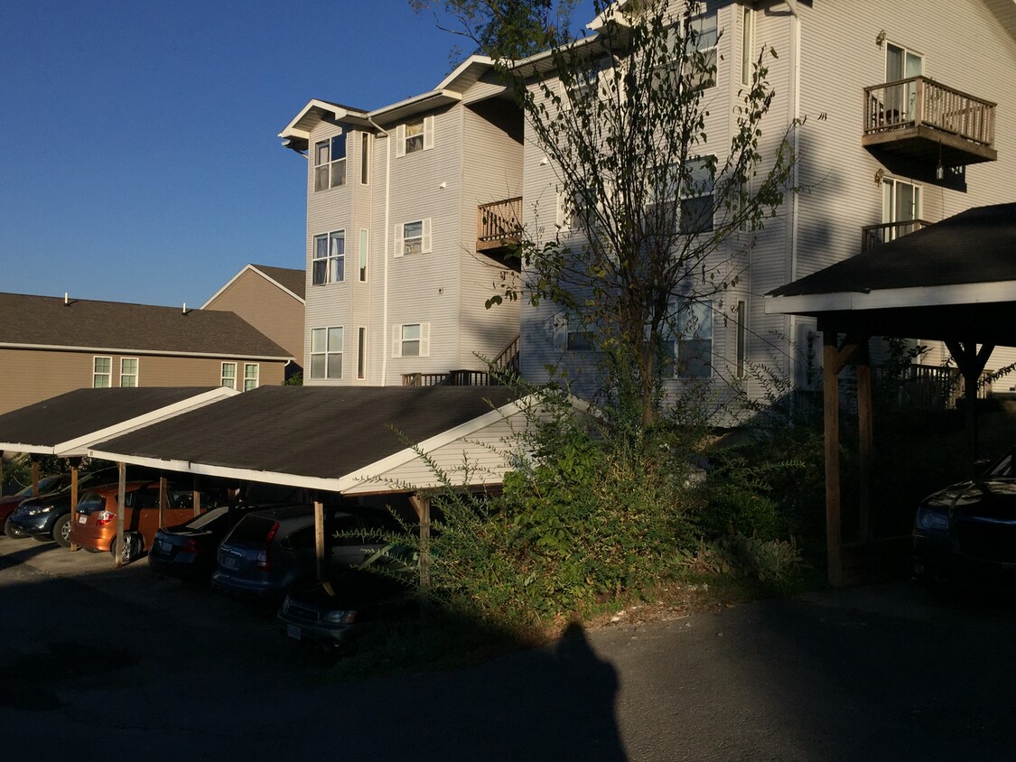 Primary Photo - 100 Stewart Lane