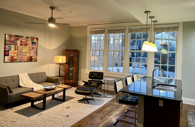 Building Photo - 943 N Ormewood Park Dr SE