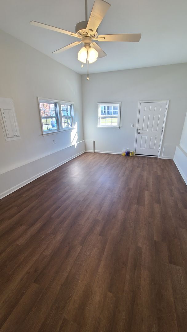Foto del edificio - Cute corner home for rent