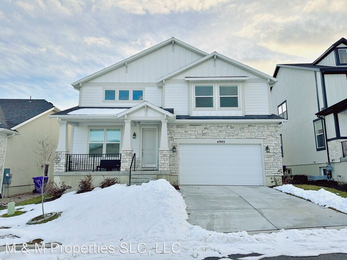 4 br, 2.5 bath House 4903 W Upper Bend Dr House for Rent in