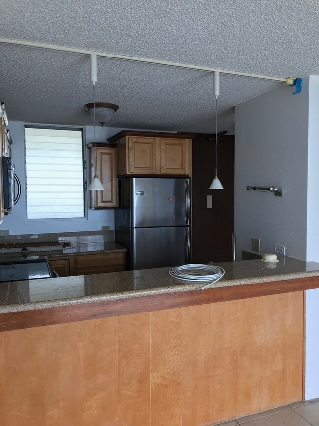 Building Photo - CONVENIENTLY LOCATED 1 BEDROOM / 1 BATH AP...