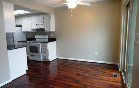 Foto del edificio - 726 Oakbrook Ridge Dr