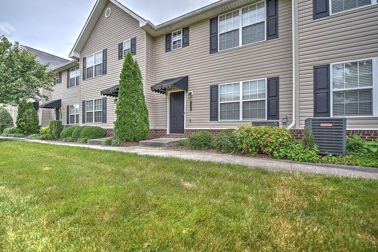 Foto principal - 2121 S Greenwood Dr
