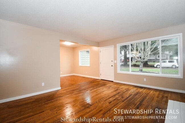 Photo - 11109 SE 52nd Ave Apartment