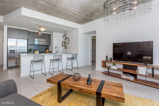 Foto del edificio - Studio, 1 bath  - 115 NE 32nd St Apt 1005