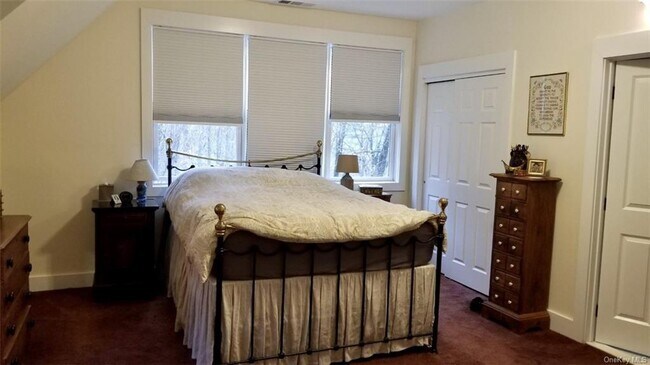 Foto del edificio - 2130 Hunterbrook Rd