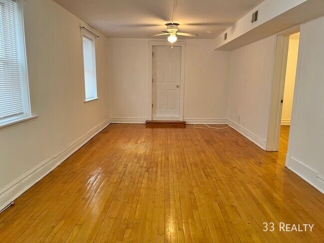 Foto del edificio - 2847 N Rockwell-G