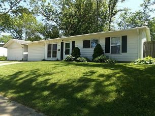 Primary Photo - 605 Hillview Dr