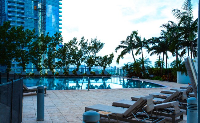 Foto del edificio - 888 Biscayne Blvd