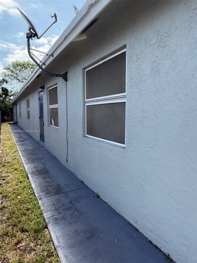 Foto del edificio - 1014 NW 6th Ave
