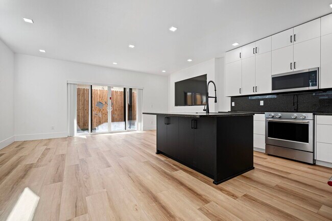 Foto del edificio - 1592 Walnut Alley
