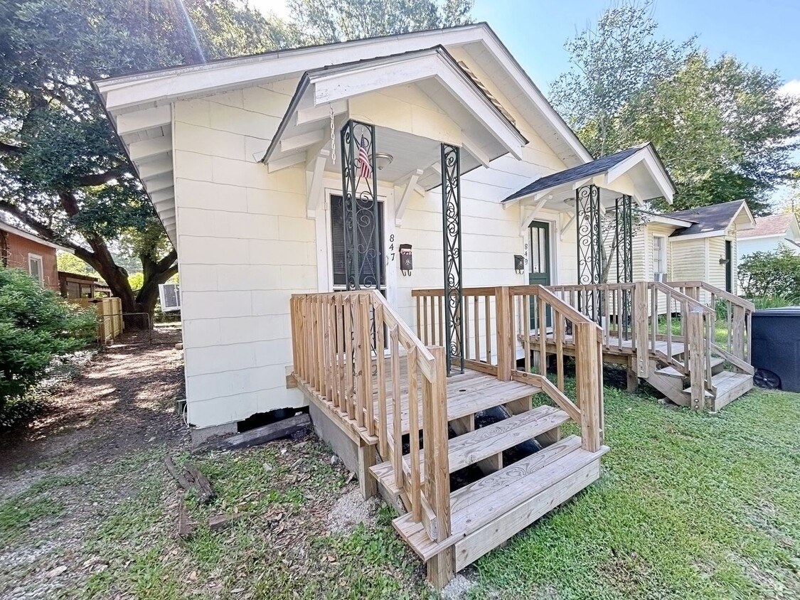 Primary Photo - 1 Bedroom Duplex In Capital Heights